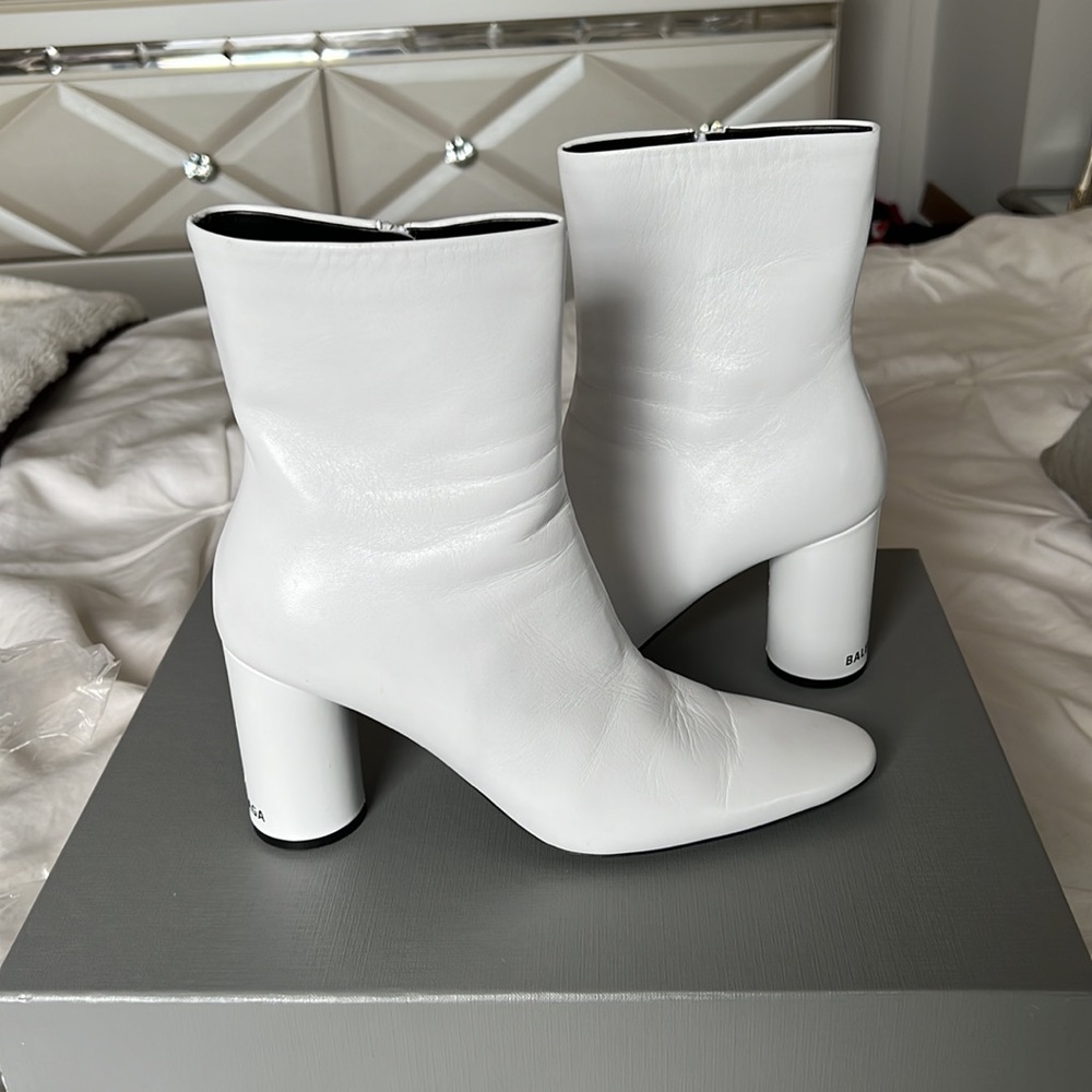 White balenciaga booties size 36, includes dust bag and box